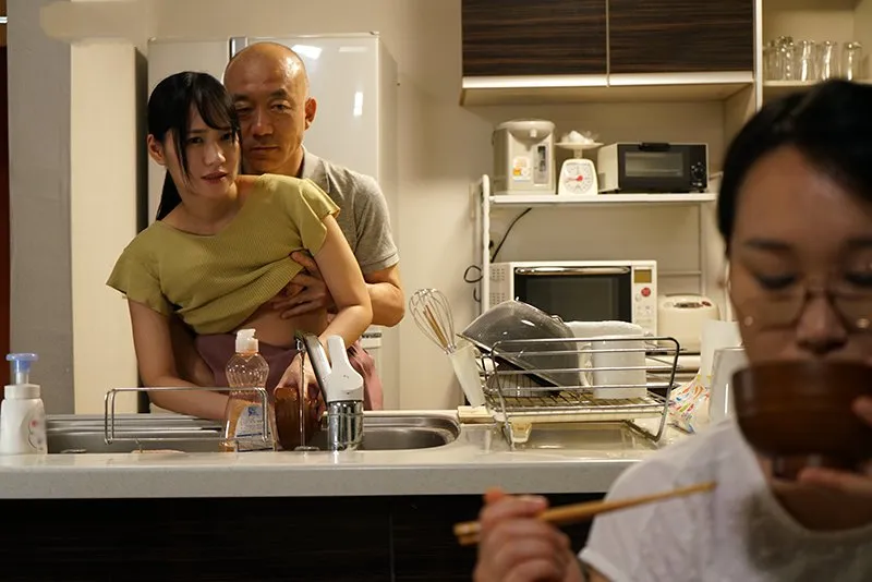 Chồng yêu làm tình con gái riêng của bà xã khi biết người vợ không thể sinh con cho mình