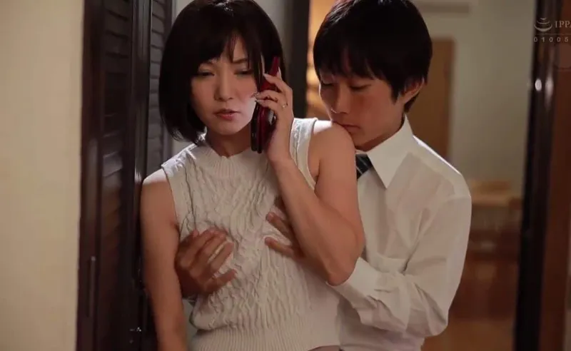 Chồng yêu đi đánh golf, cô vợ ở nhà dẫn trai trẻ về xxx cho sướng